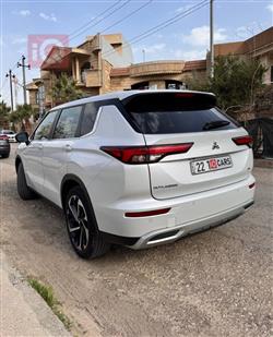 ميتسوبيشي اوتلاندر